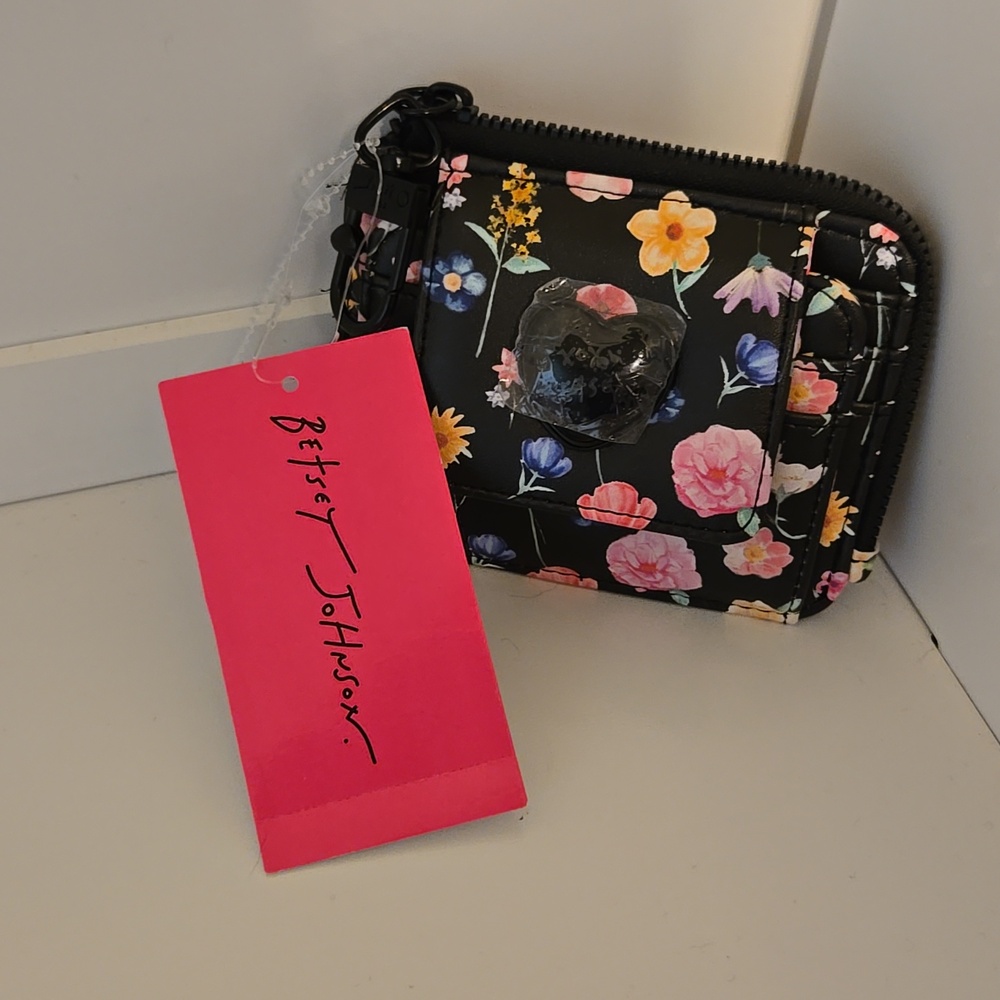 Betsey Johnson Black Floral Zip Card Wallet with Multicolor Flowers Nwt - Picture 1 of 3